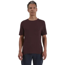 On Running Men's Active-T -Explore Apparel active t fw21 mulberry m g1 1